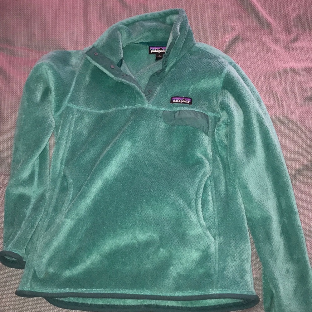 Small green/blue Patagonia pullover